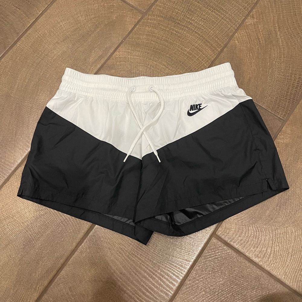 Nike windbreaker shorts